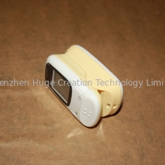 China Tragbarer Fingerspitzen-Pulsoximeter-Sensor für Kindzwei AAA-Batterie-Antrieb fournisseur