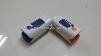 China LED-Fingerspitzen-Pulsoximeter - grüner Finger-Pulsoximeter des Monitor-Spo2 fournisseur