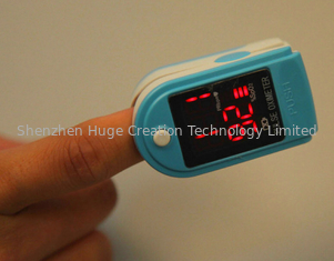 China Bluetooth-Kinderfingerspitzen-Pulsoximeter SpO2 mit der Warnung Hand fournisseur
