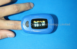 China Blaues Handfingerspitzen-Pulsoximeter-Minigröße für Säuglingsheim-Gebrauch fournisseur